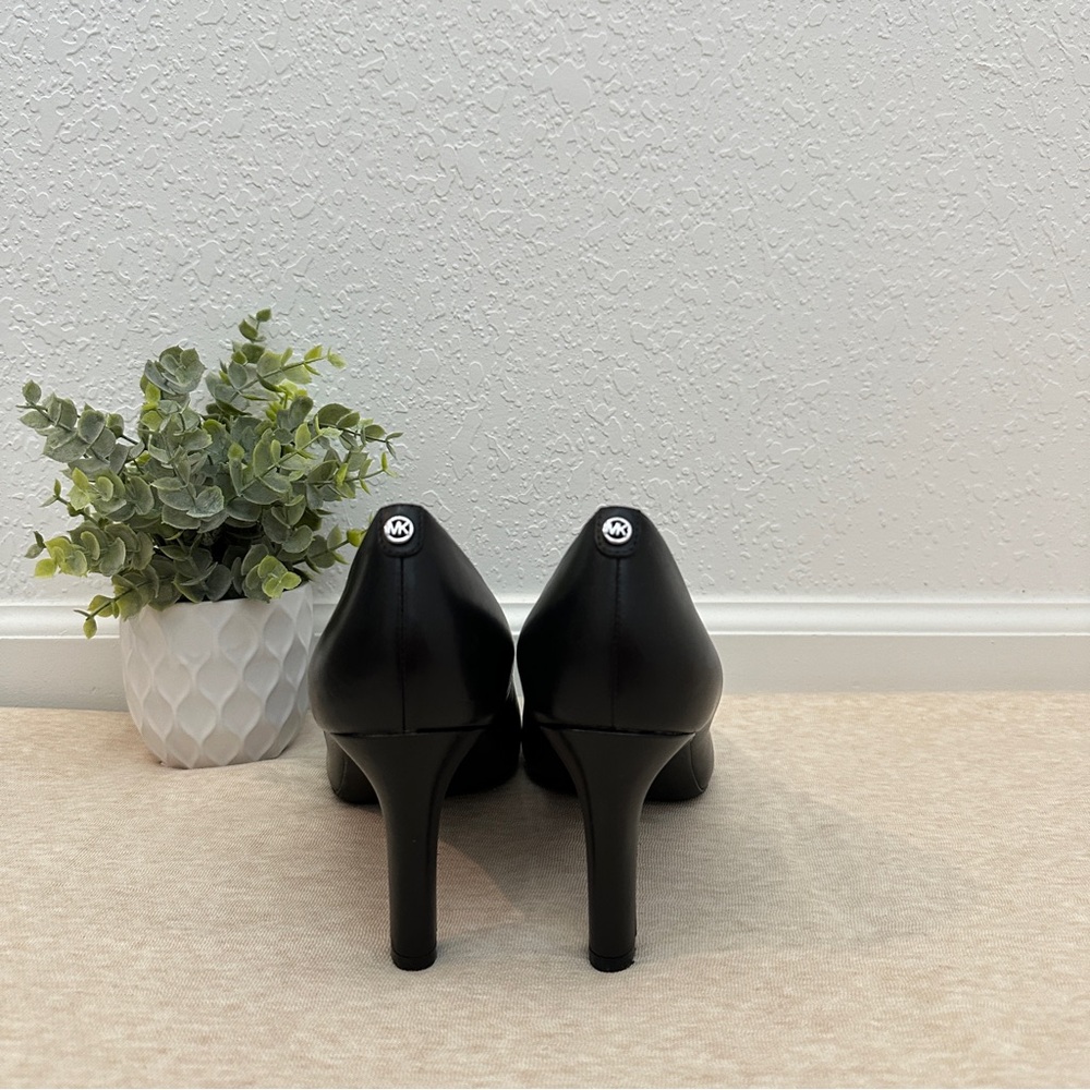 Michael Kors Women’s Chantal Flex Leather Pump Black Heel Shoes Size 9.5 - Picture 4 of 15